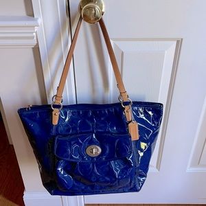COACH Leah embossed Blue patent leather tote/shoulder bag